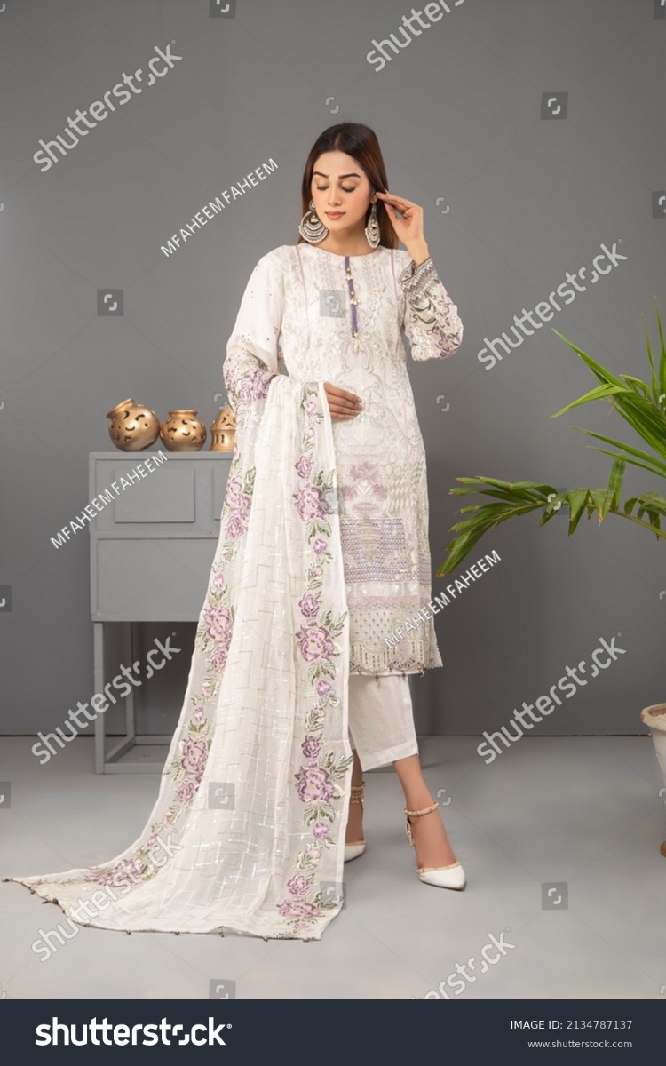 Embroidered Work Moss Classic Saree In Purple